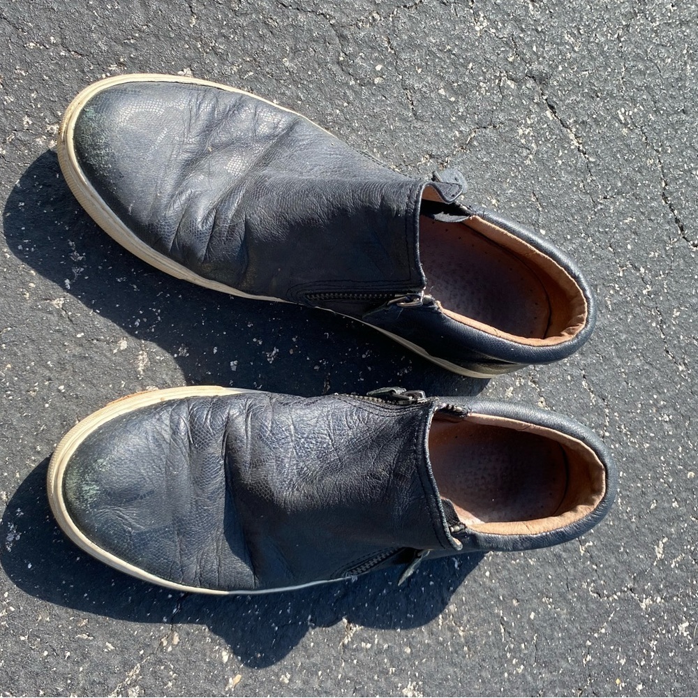 Gentle Souls leather slip on sneakers - Picture 2 of 9